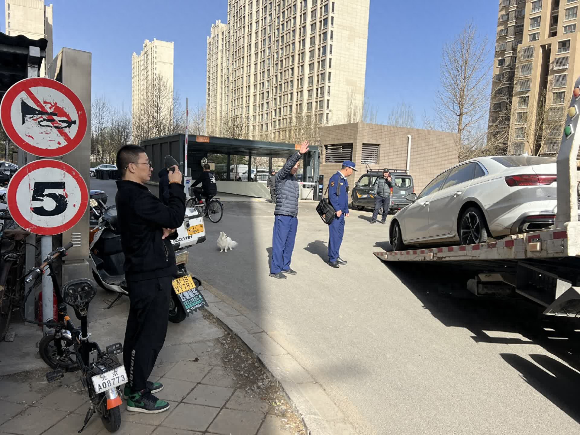 道路救援拖车费怎么算_道路救援拖车一般多少钱一公里_道路拖车救援费用