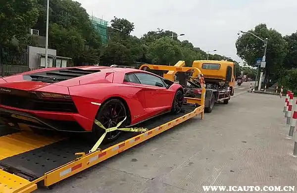 汽车没电了找哪里救援_救援搭电服务_道路救援车没电怎么收费